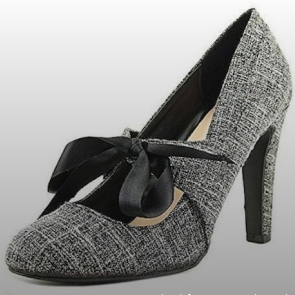 KELLY & KATIE LINOSA PUMP
